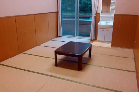 宿泊小部屋（春夏秋冬）.png
